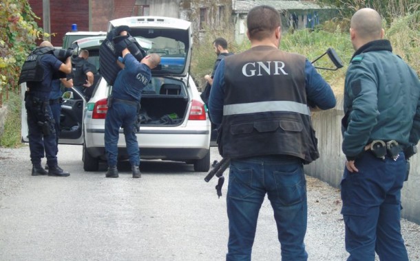 GNR deteve 251 pessoas ‘em flagrante’ na última semana;110 por condução com álcool e 31 por tráfico de estupefacientes