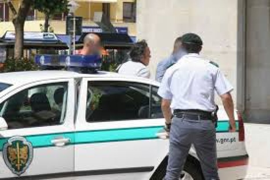 ‘Ataca’ viatura da GNR de Vila Verde e acaba detido e internado compulsivamente em Barcelos
