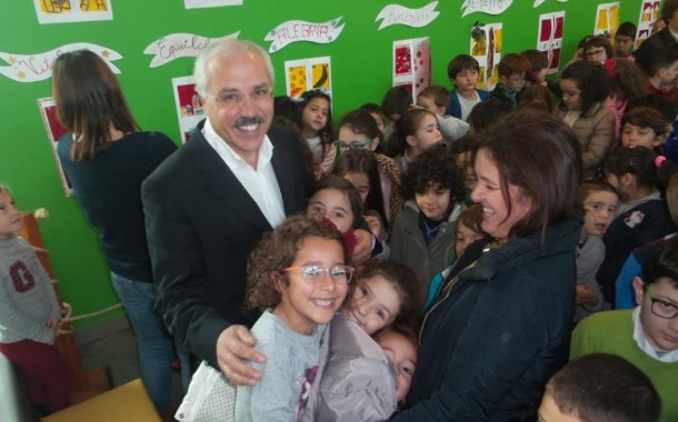 Câmara de Vila Verde distribui prendas de Natal pelas escolas