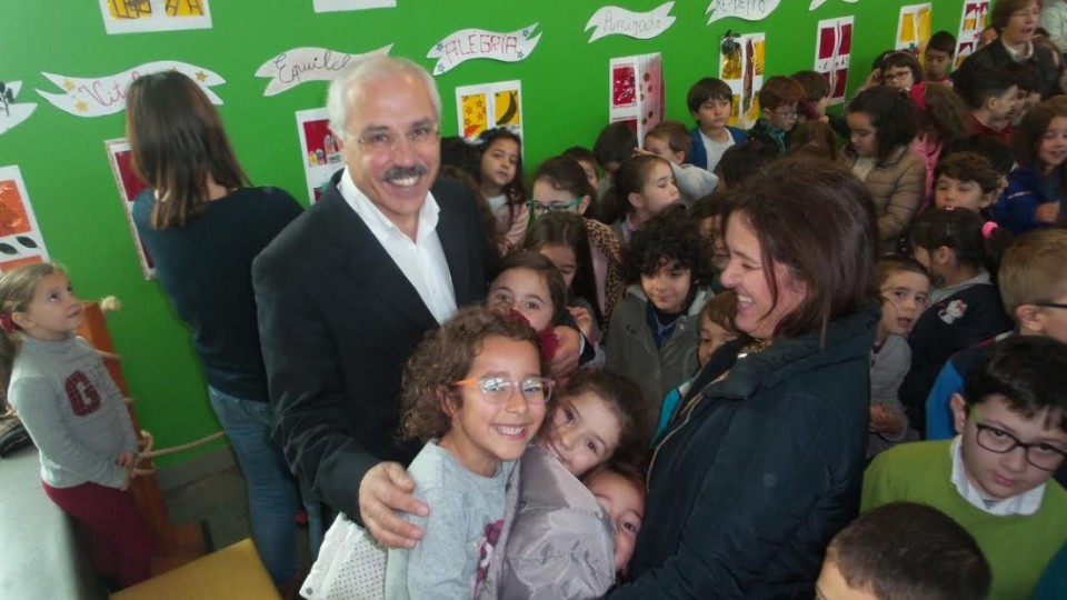 Câmara de Vila Verde distribui prendas de Natal pelas escolas