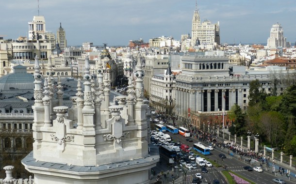 Madrid proíbe circulação de metade dos carros por causa da poluição