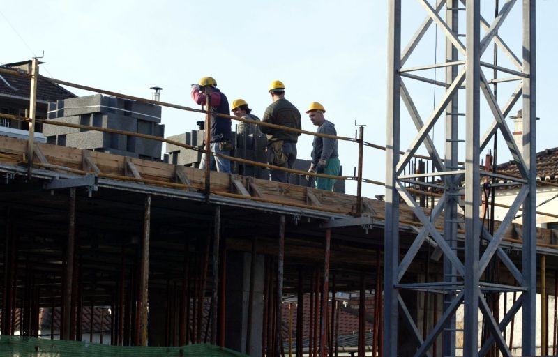 Aumento do salário mínimo vai provocar aumento da emigração, diz Sindicato da Construção