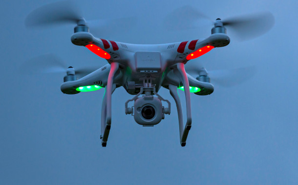 Drones só podem voar até 120 metros de altura e longe dos aeroportos; normas entram em vigor em Janeiro