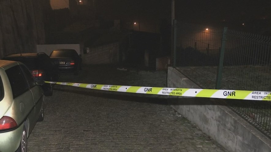 Homem que tentou matar a mulher à facada entrega-se à GNR; vítima internada no hospital de Braga em estado grave
