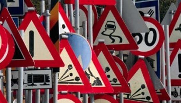 Condutores podem ter que voltar à escola para renovar a carta aos 65 anos