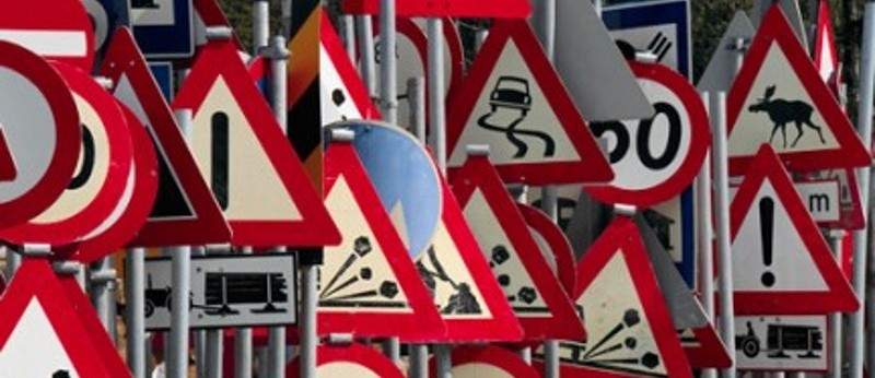 Condutores podem ter que voltar à escola para renovar a carta aos 65 anos