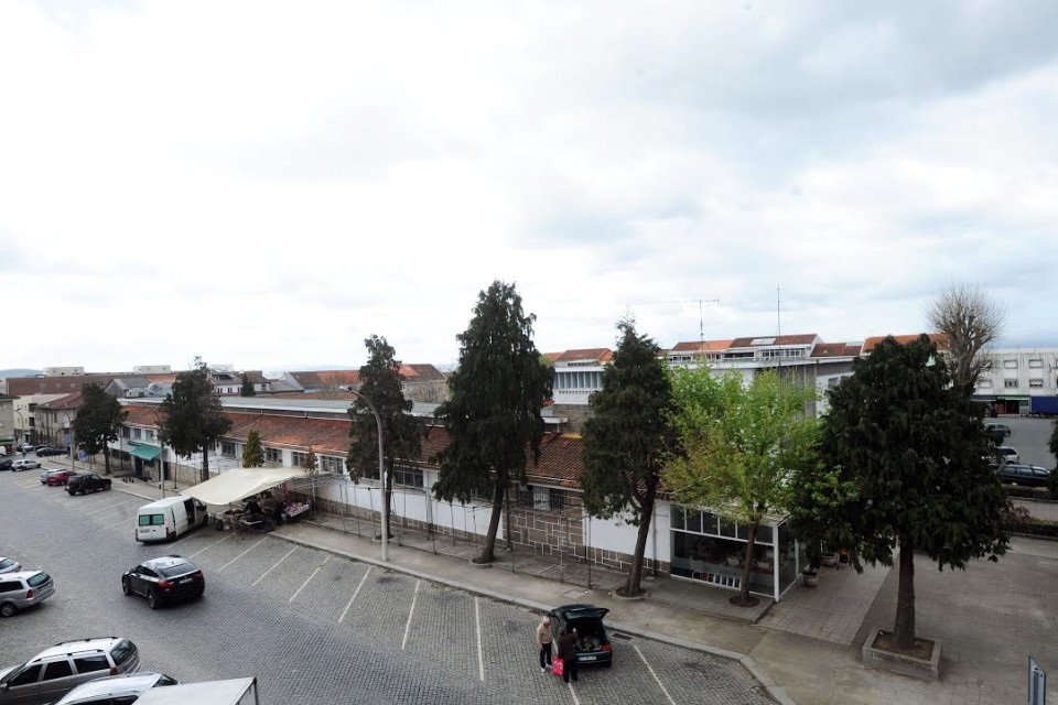 Câmara de Braga aprova arranjos exteriores do mercado municipal; feira muda de local
