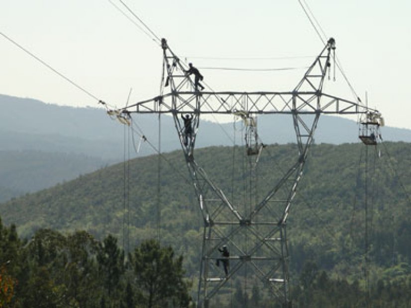 Linhas de muito alta tensão: Bloco quer audição “urgente” com Direcção-Geral de Energia e Geologia