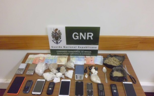 Três detidos e quase sete mil doses de droga apreendidas em Guimarães