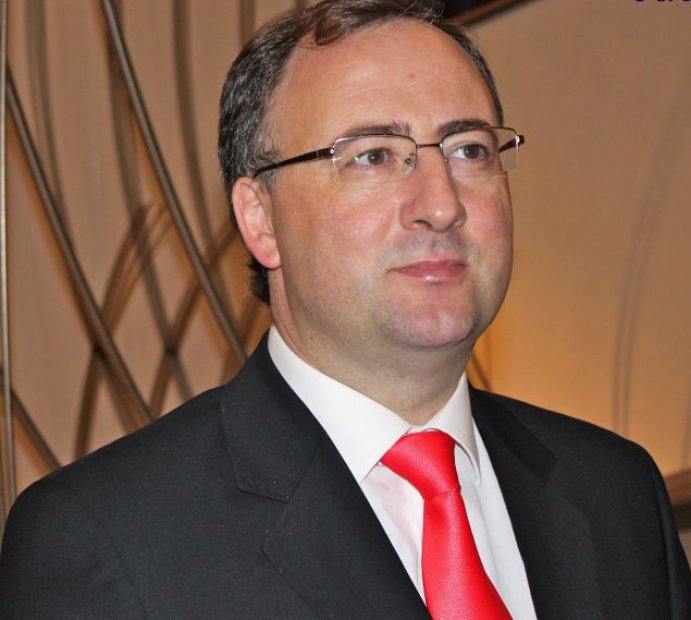 Distrital de Braga do PSD fala em “promiscuidade clara e visível entre o PS e o governo” e pede intervenção de Marcelo; reacção à saída de Rui Barreira de director da Segurança Social