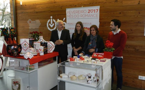 Mês do Romance: ‘Jarras de Amor’ e ‘Chávenas azulejadas Namorar Portugal’ apresentadas esta segunda-feira
