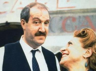 Morreu Gorden Kaye, o René de ‘Alô, Alô’