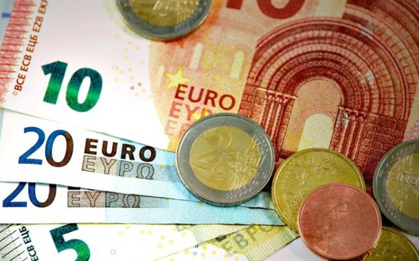 Défice baixa 497 milhões de euros em 2016