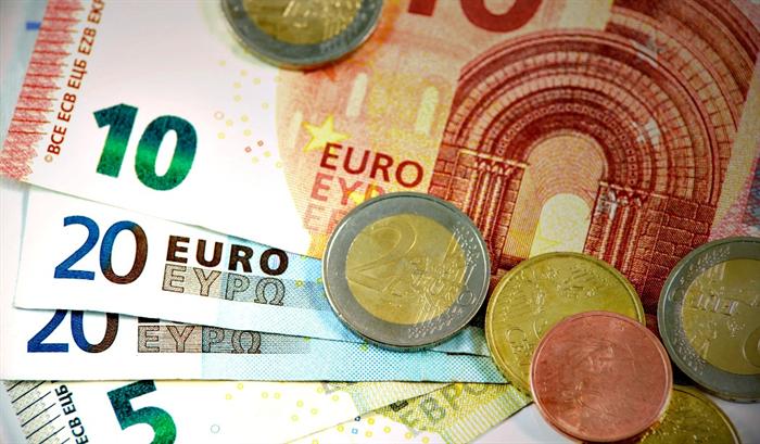 Défice baixa 497 milhões de euros em 2016
