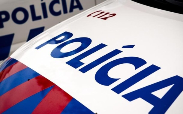 Septuagenário detido por furto de telemóvel a jovem de 17 anos