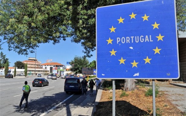 Francesa luso-descendente transportou mais de 500 imigrantes ilegais entre França e Portugal a troca de dinheiro
