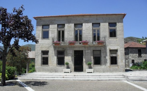 ESCLARECIMENTO: Dívida da Câmara Municipal de Terras de Bouro é de 3,3 milhões e não 11,5 milhões euros ;Câmara emite comunicado