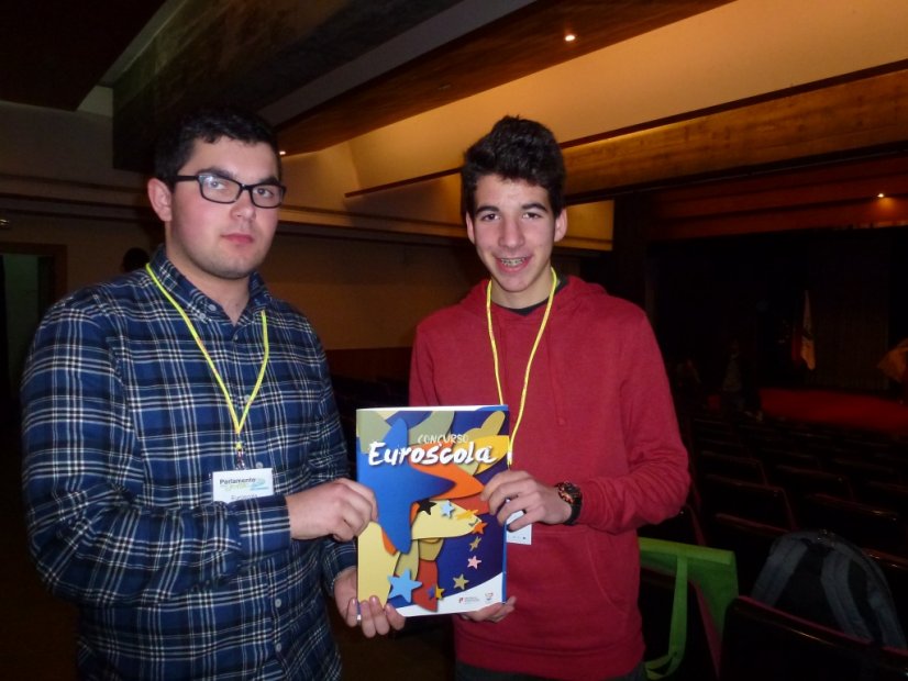 Alunos da Secundária de Vila Verde vencem fase distrital do concurso ‘Euroscola’