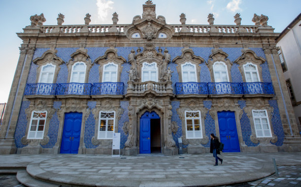 Comissão de Protecção ao Idoso debate esta sexta-feira (18 h) no Palácio do Raio ‘A Dignidade do Idoso’
