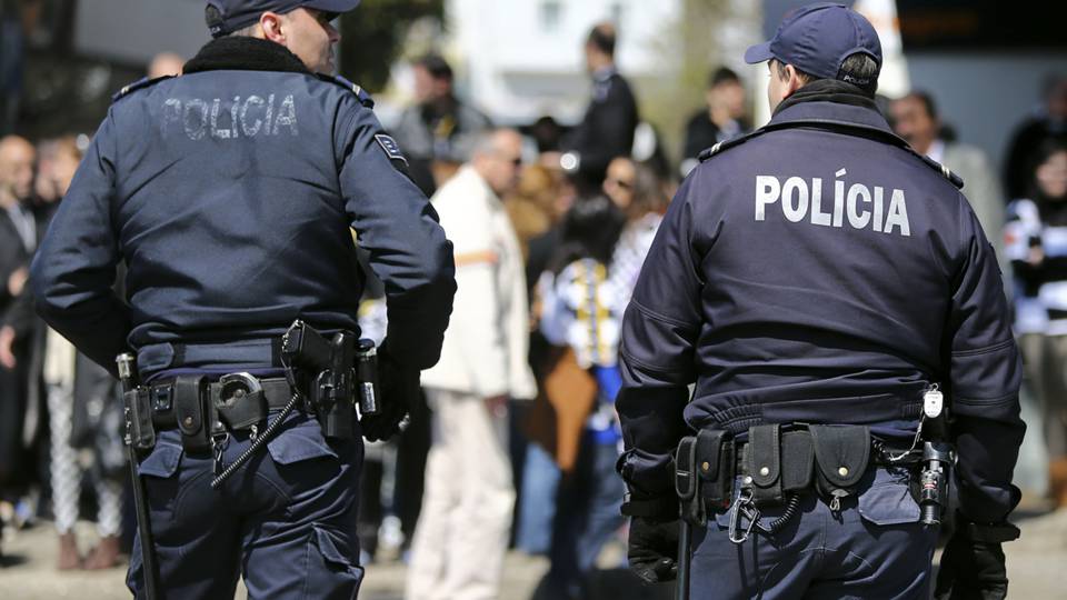 PSP de Braga detém dois suspeitos de tráfico na posse de mais de 75 doses de drogas duras