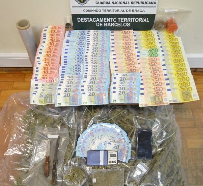 Detido em Barcelos com mais de 7 mil euros e 4 quilos de cannabis