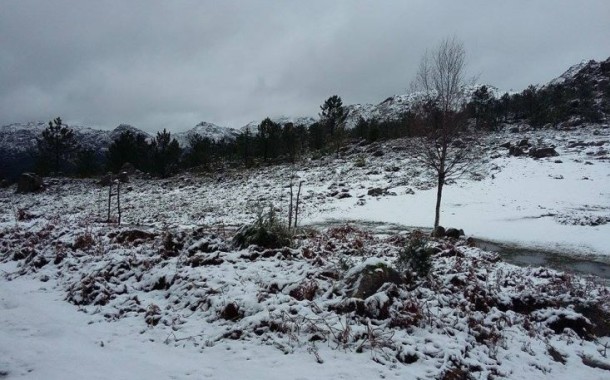 Neve volta a cobrir a serra do Gerês