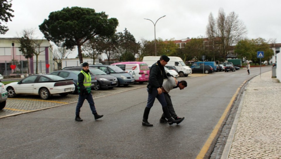 GNR de Braga deteve três vilaverdenses que assaltaram armazém em Adaúfe