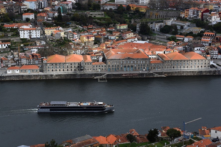 Lameirinho equipa mais dois navios-hotel a inaugurar sábado no Douro; Sara Sampaio é uma das madrinhas