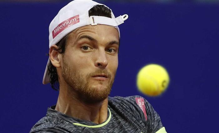 João Sousa nas meias-finais do torneio de São Paulo