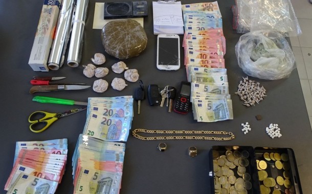 PSP de Braga detém 8 suspeitos de tráfico de droga em Santa Tecla e aprende três carros e cerca de 10 mil doses de heroína