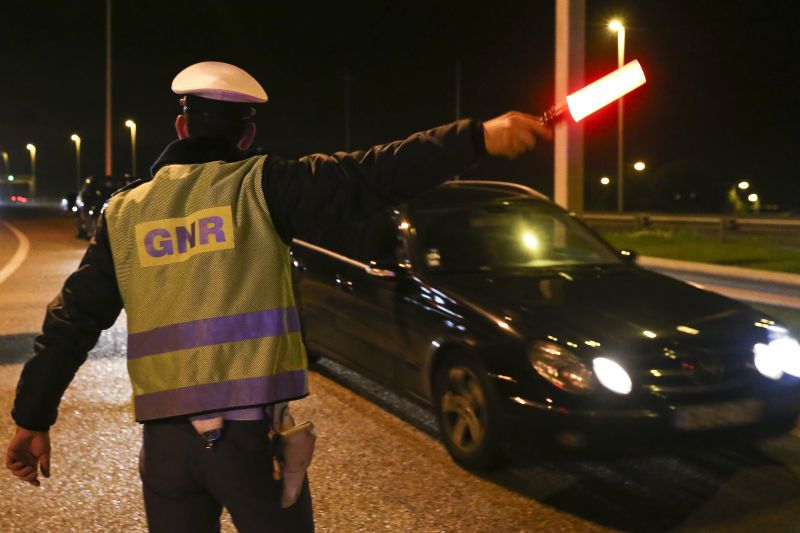 GNR deteve 52 pessoas e apreendeu 350 doses de haxixe e cocaína em 12 horas