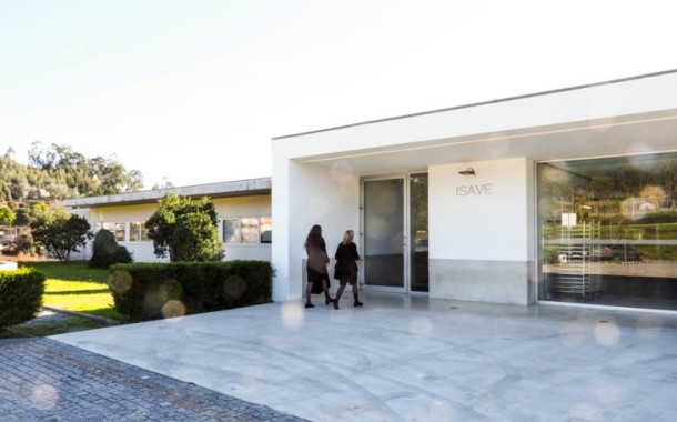 ISAVE assina parceria com empresa de formação na área da saúde