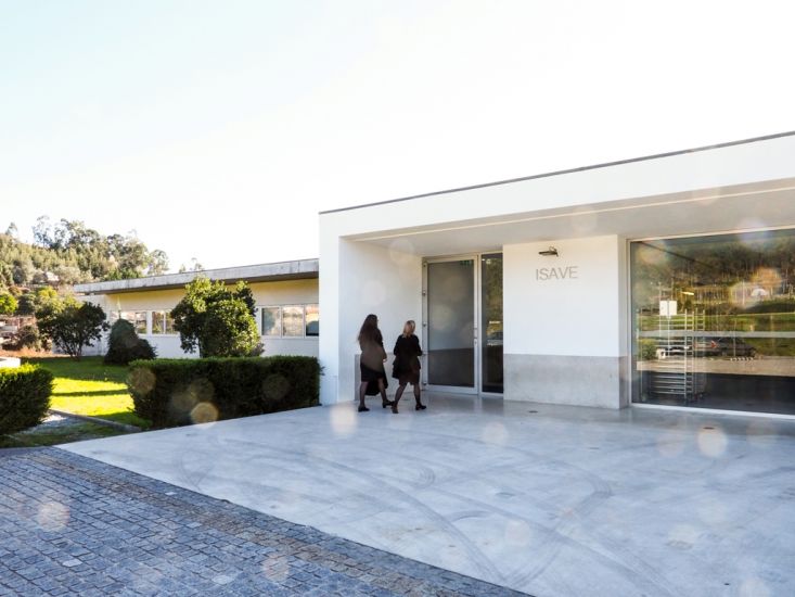 ISAVE assina parceria com empresa de formação na área da saúde