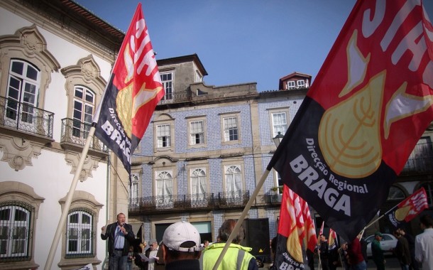 Trabalhadores dos servições municipais de Braga ameaçam com nova greve; em causa horário de 35 horas