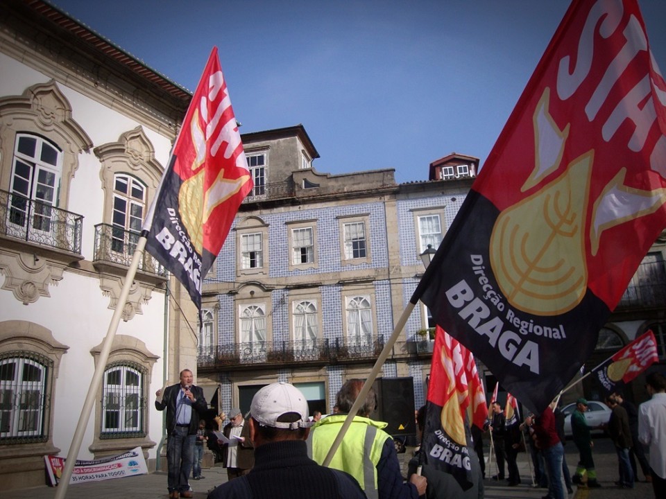 Trabalhadores dos servições municipais de Braga ameaçam com nova greve; em causa horário de 35 horas