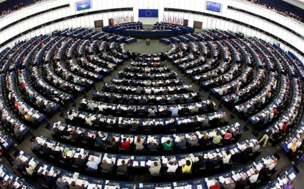 Parlamento Europeu impõe limite à cobrança de roaming pelas operadoras móveis