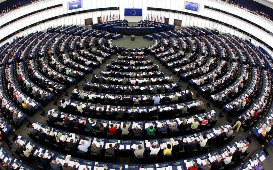 Parlamento Europeu impõe limite à cobrança de roaming pelas operadoras móveis