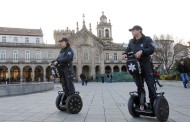 Polícia Municipal de Braga detém mulher por roubo a octogenária; suspeita entregue à PSP
