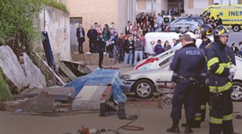 Testemunhas garantem que muro que matou três alunos da UMinho “parecia estável”