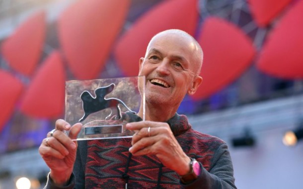 Morreu Jonathan Demme, o realizador de ‘Filadélfia’ e ‘Silêncio dos Inocentes’
