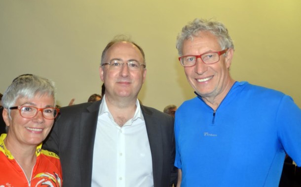 Casal francês vai de bicicleta às 28 capitais da EU; José Manuel Fernandes apadrinhou iniciativa