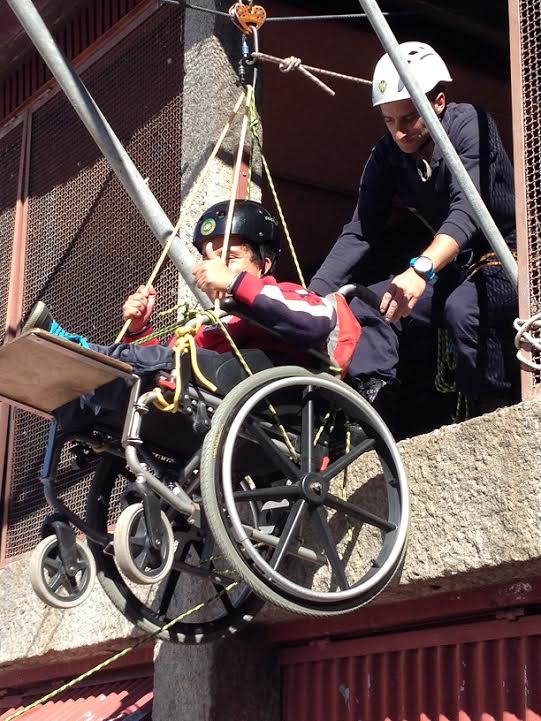 Jovens da CERCI de Braga desceram em rapel com o GIPS da GNR