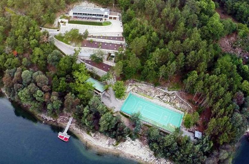 CONSTRUÇÃO: Câmara de Terras de Bouro avança com notificação judicial contra Cristiano Ronaldo;  filho de Domingos Névoa também em tribunal