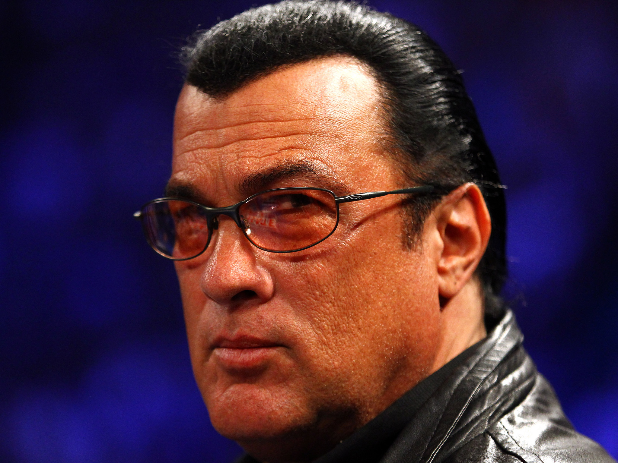 Steven Seagal proibido de entrar na Ucrânia por ser uma 