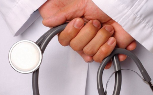 Médicos rejeitam ser tratados como 