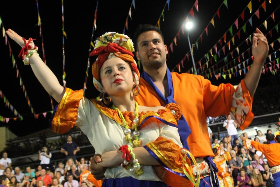 AMARES: Milhares encheram Praça do Comércio em noite de Marchas Populares
