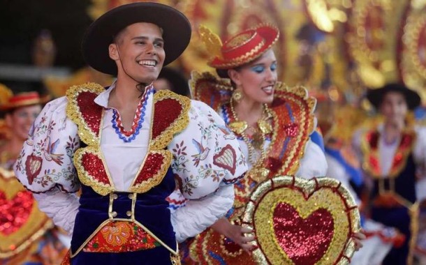 Alfama vence marchas de Santo António de Lisboa com motivos dos Lenços de Namorados de Vila Verde
