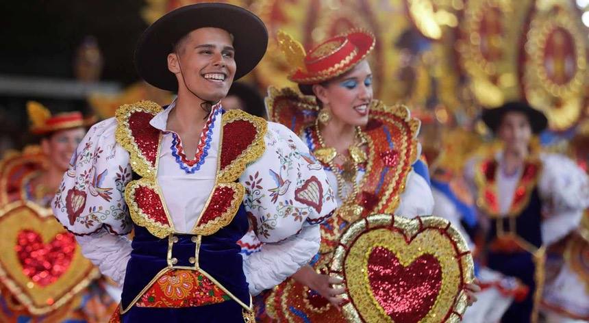 Alfama vence marchas de Santo António de Lisboa com motivos dos Lenços de Namorados de Vila Verde