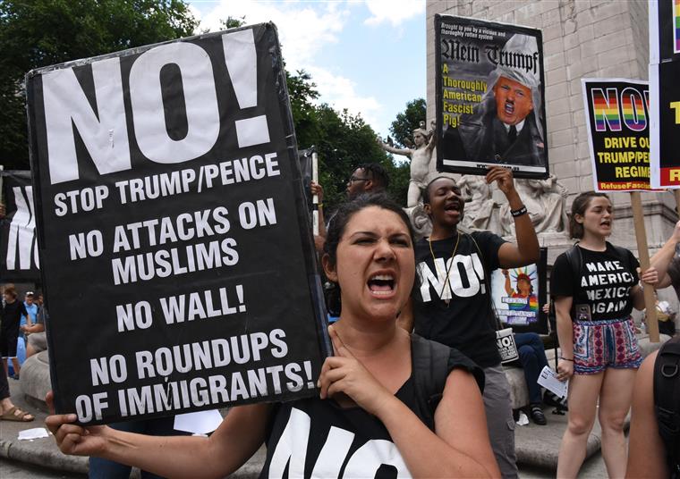 Trump afunda reputação americana no mundo