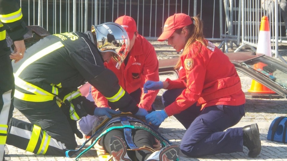 VILA VERDE: Homem em coma induzido depois de acidente de trabalho em oficina de automóveis